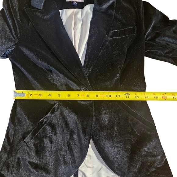 MODCLOTH Fine And Sandy Black Velvet Rouched 3/4 Sleeve Blazer Jacket Size XS - Picture 7 of 15